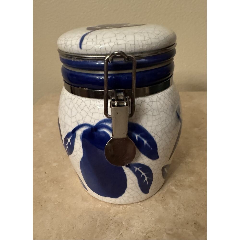 DesignPac 1980s Vtg. White Crackle Glaze Ceramic Canister Jar With Locking Lid.